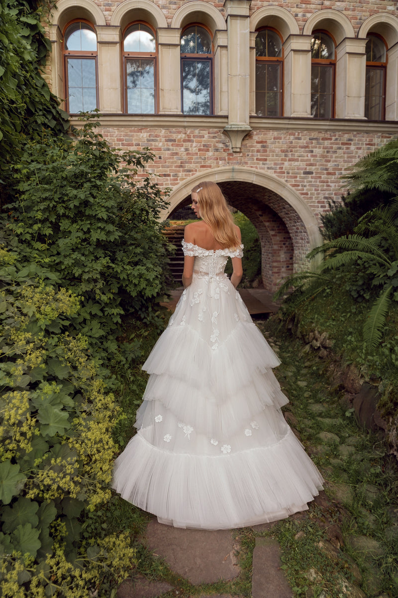 2 in One: Two-Piece Top and Skirt Wedding Dress with Stunning Removable Cover Dress