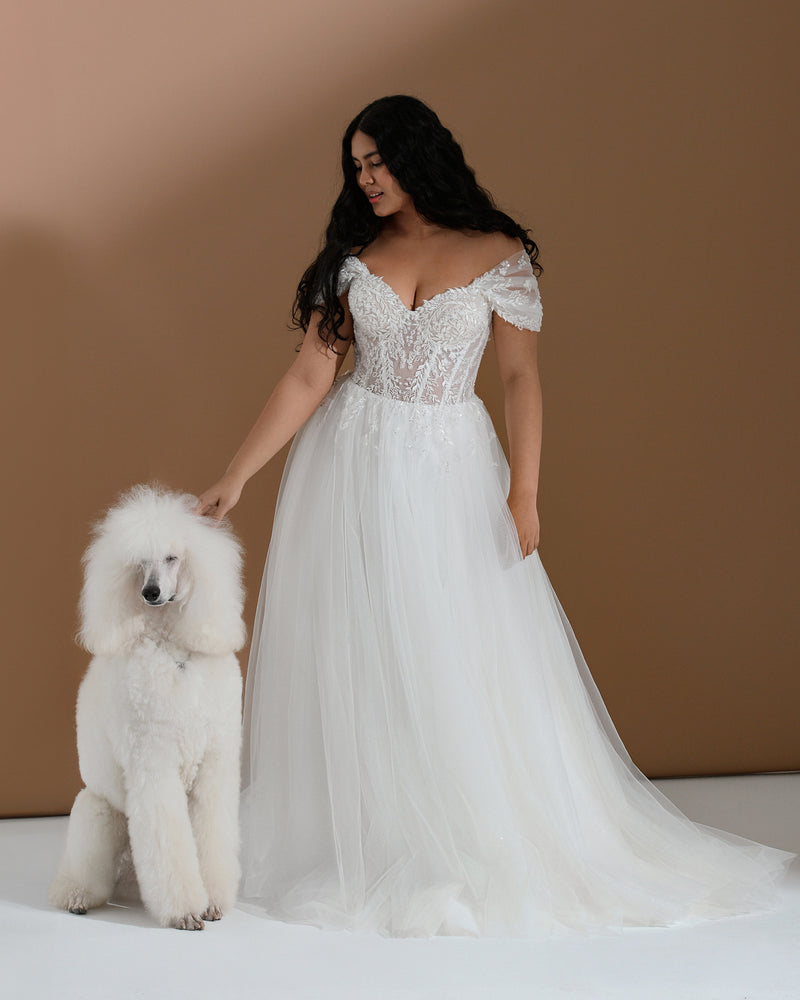 Romantic Off-the-shoulder A-Line Bridal Gown with Lace Sweetheart Bodice