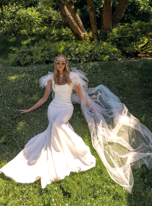 Mermaid Minimalist Wedding Dress with Removable Cape