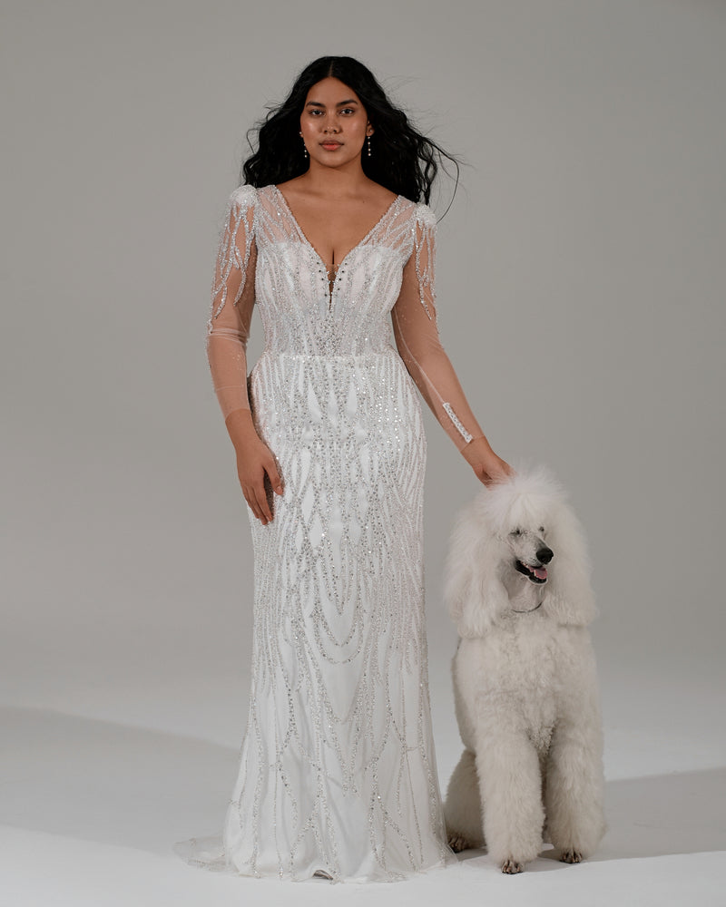 Vestido de novia de tubo con purpurina y manga larga ilusión con cuello en V 