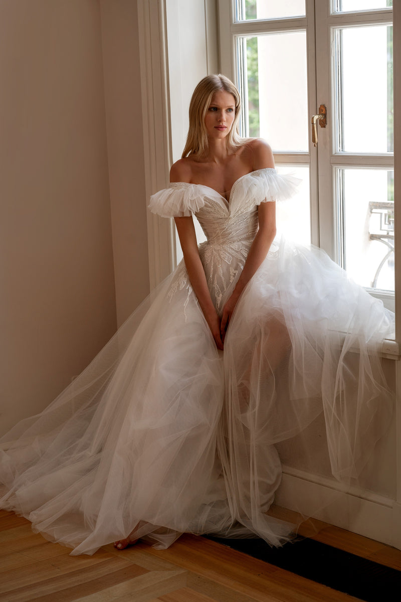 Off-Shoulder A-Line Tulle Wedding Dress