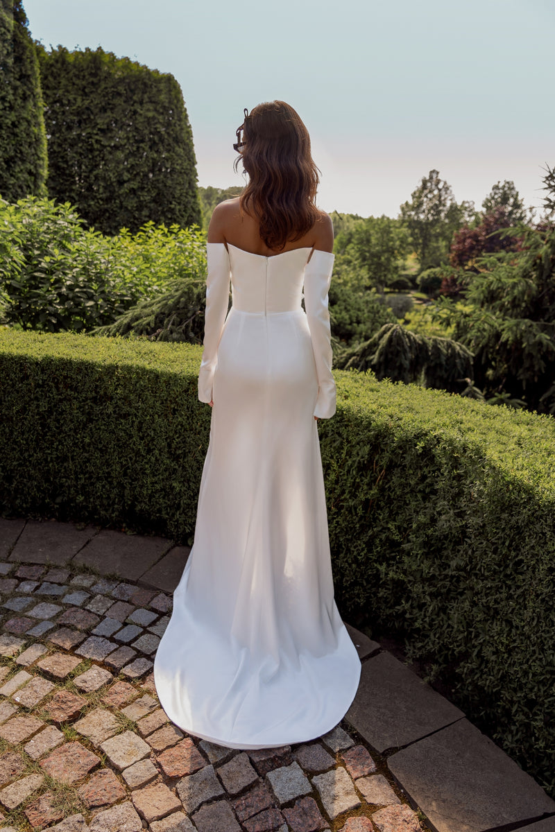 Minimalist Mermaid Wedding Dress with Daring High Slit and Removable Sleeves