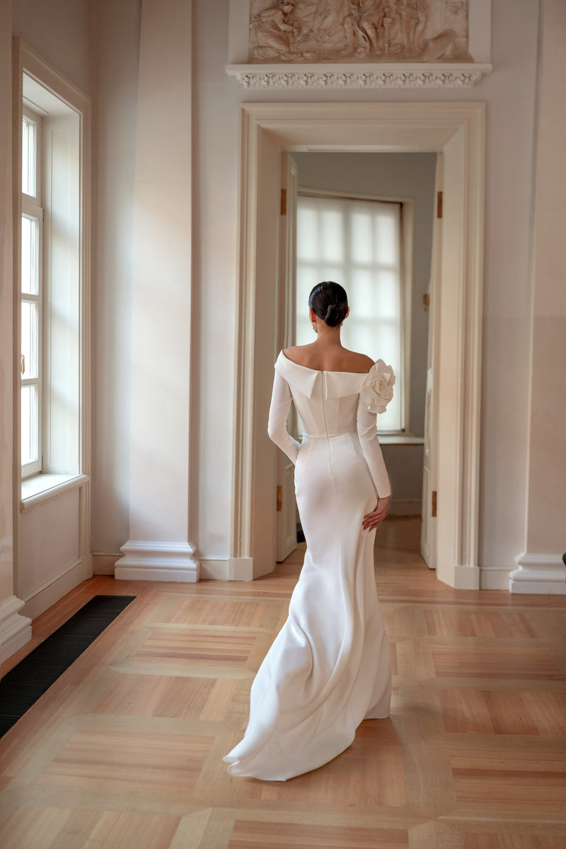 Off-the-Shoulder Minimalist Mermaid Wedding Dress with Shoulder Rose