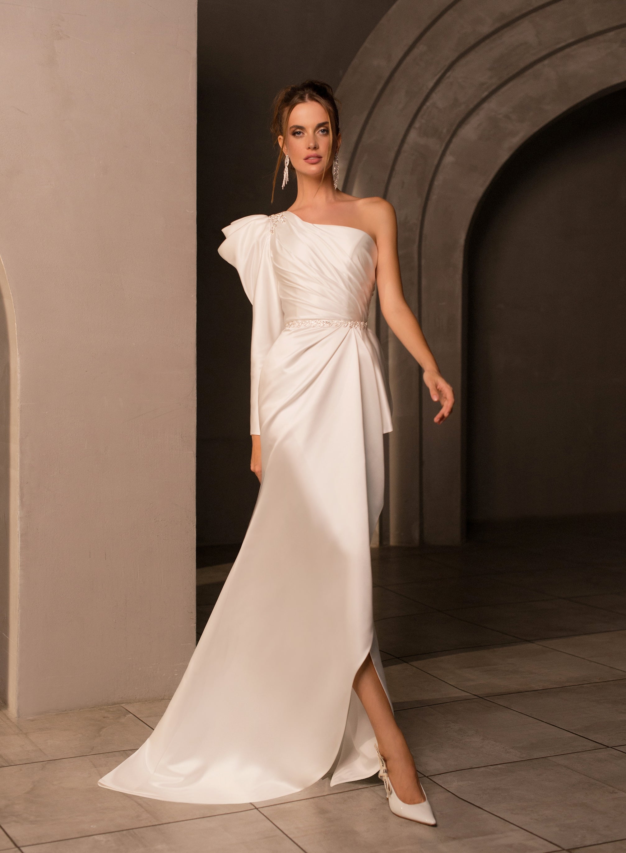 Elegant One-Shoulder Asymmetrical Bridal Gown – HAREM's Brides